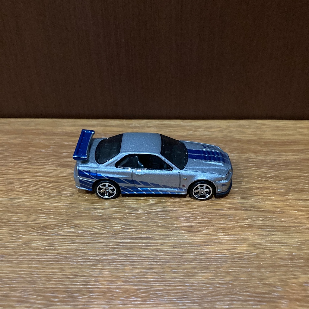 Hot Wheels Premium Nissan Skyline GT R R GTR BNR Rápido Y Furioso Importaciones Rápidas