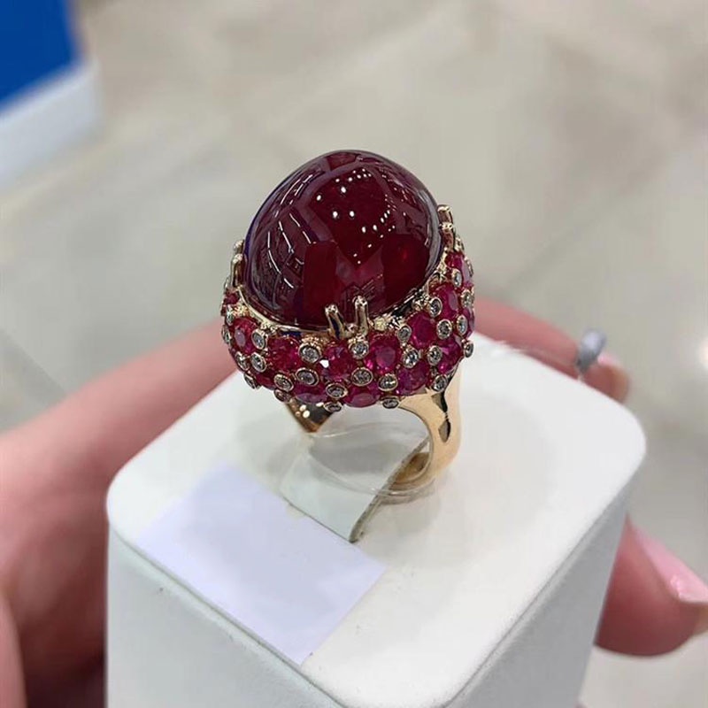 Anillo de oro con online piedra roja para mujer