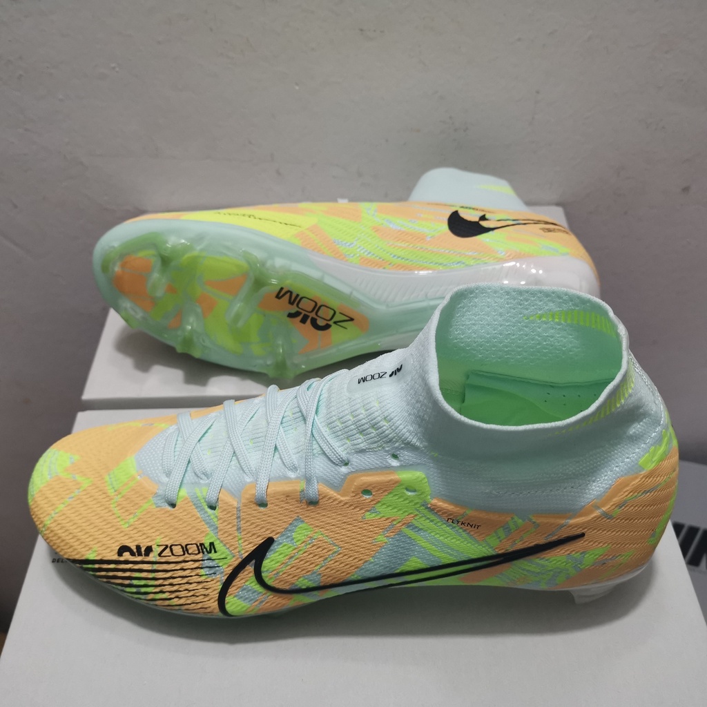 Mercurial zoom outlet