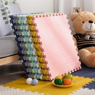 Suelos y alfombras acolchados divertidos para bebés