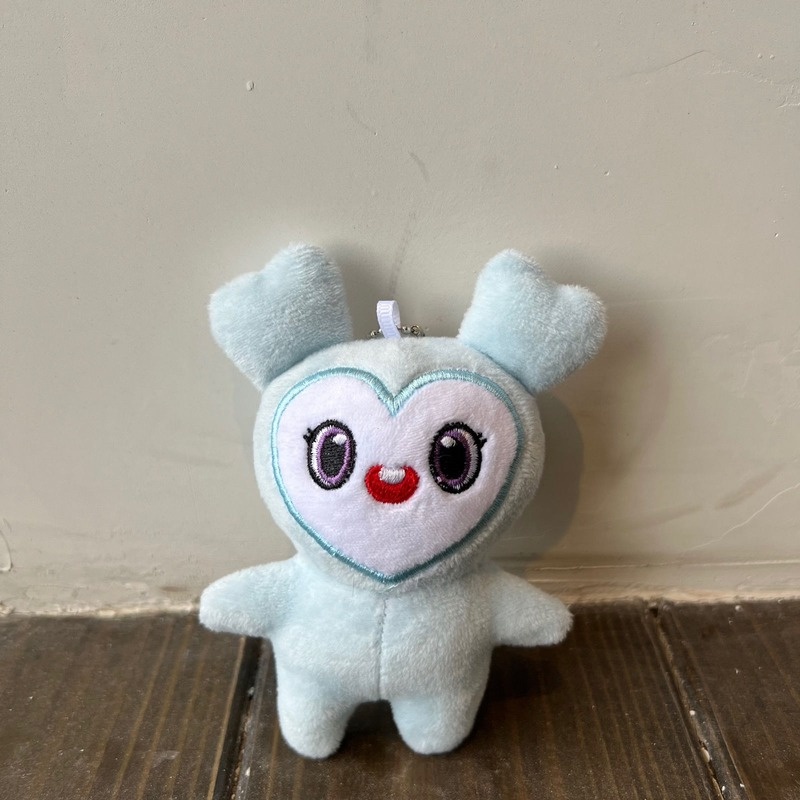 CALEMBOU MOMO Peluche Mistery Box – Serie MOMO, 6 Personaggi Da Collezione, Morbidi E Con Ossatura Mobile, Regalo Di Compleanno