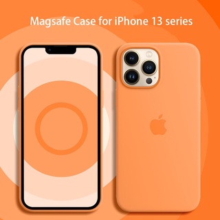 Funda dura Coach con MagSafe para el iPhone 13 Pro