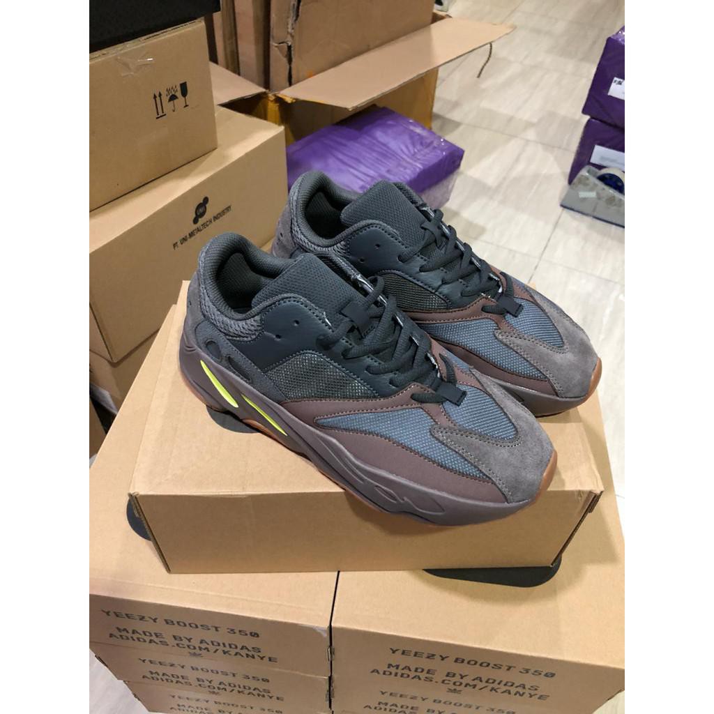 Harga adidas yeezy hotsell 700 original