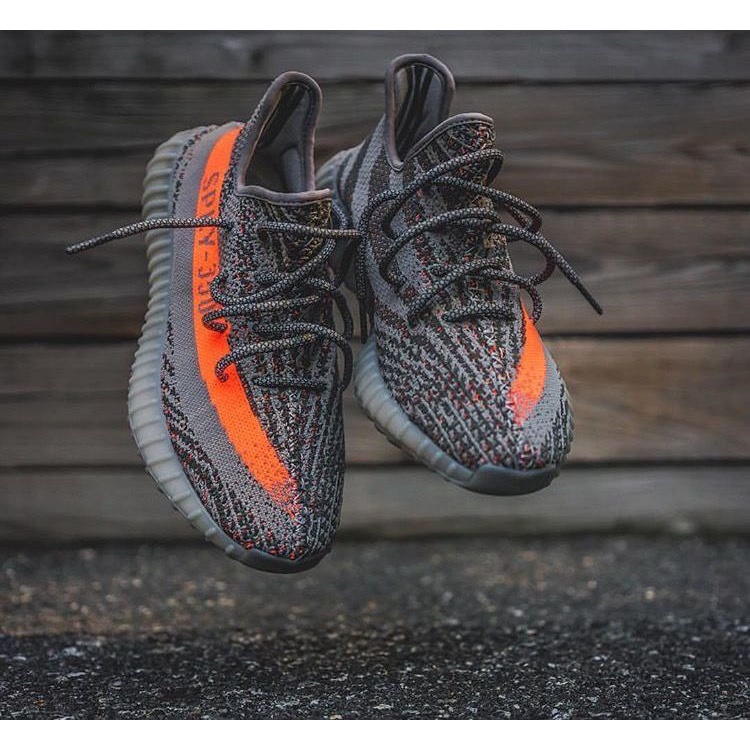 Adidas yeezy naranjas y grises informacion best sale