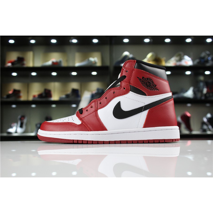 Air Jordan 1 Retro High OG Chicago White Black Varsity Red