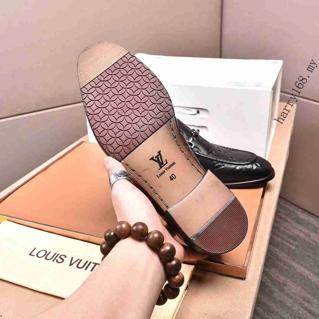Zapatos masculinos de Louis Vuitton artesanía de lujo