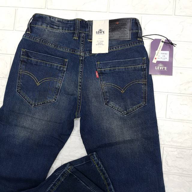 Pantalones de mezclilla online levis hombre