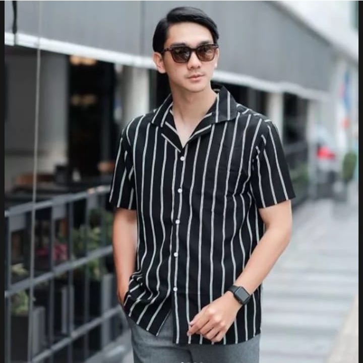 Outfit Remera A Rayas Blanca Y Negra Hombre Camisa De Rayas Para