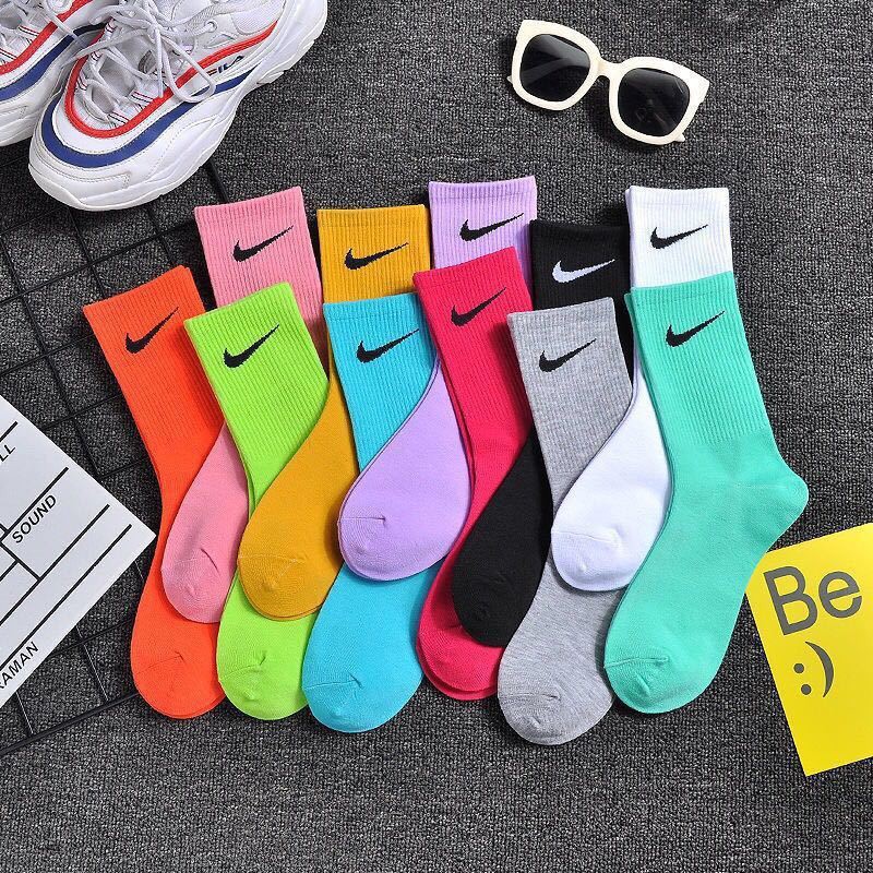 Estos calcetines Nike para fútbol vienen en cinco colores y tienen 4,700  opiniones en  México - Showroom