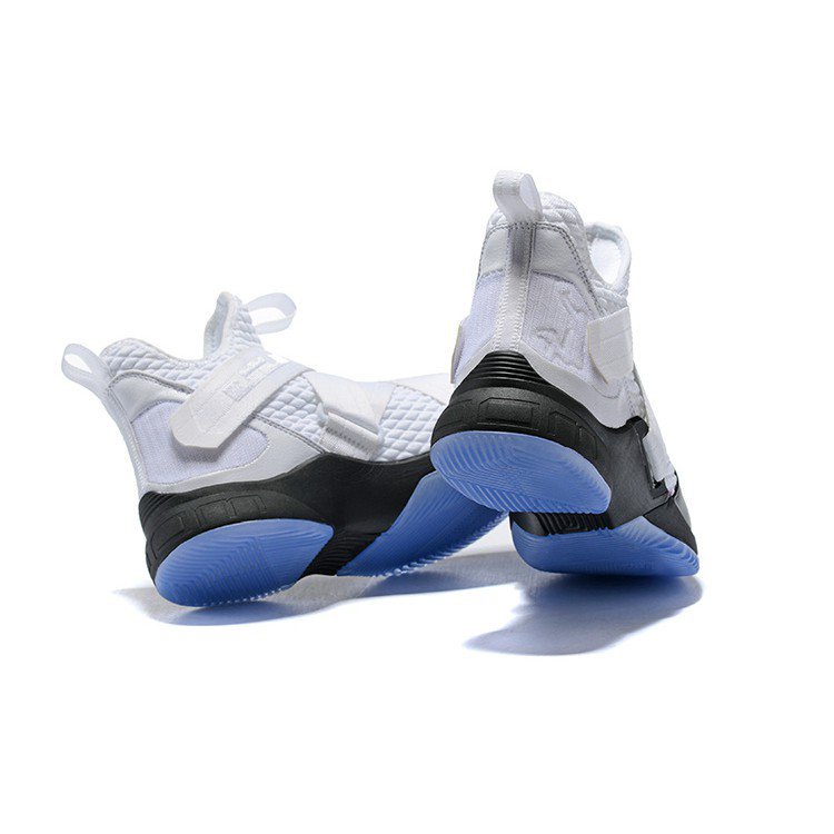 Listo Stock Baloncesto LeBron James Soldier 12 LBJ Nike Blanco Negro | México