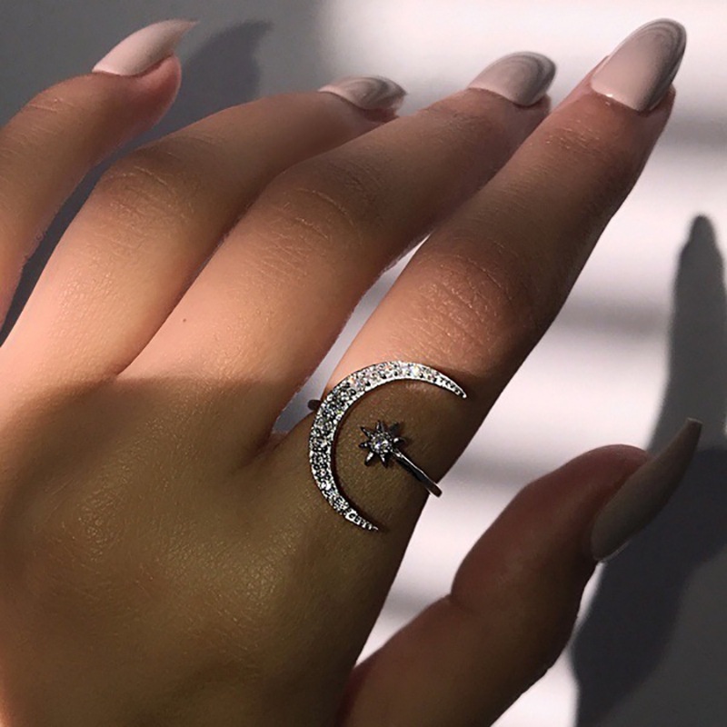 Anillo con best sale luna y estrella