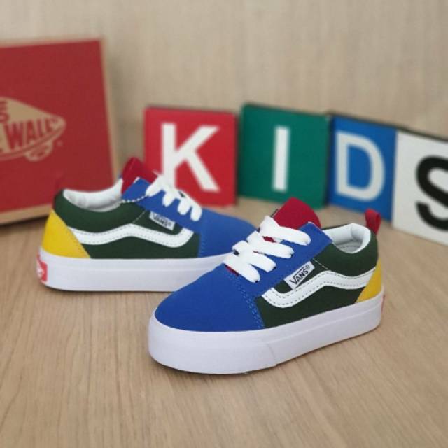 Zapatos vans hotsell para niños hombres