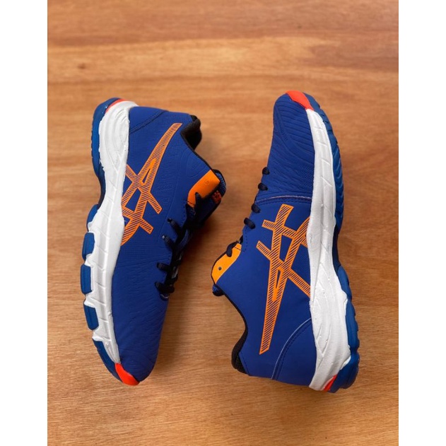 red asics quantum 360 5