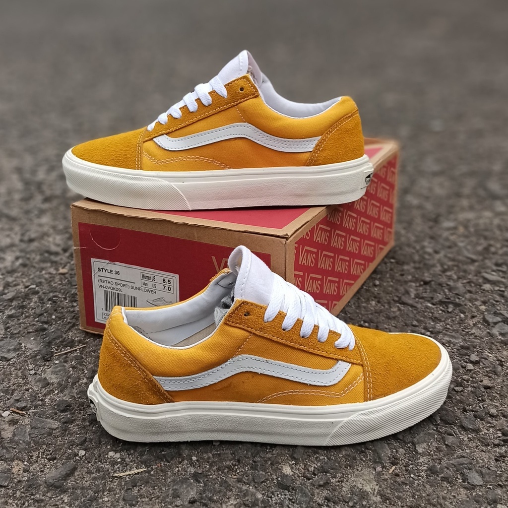 vans amarillas con girasoles