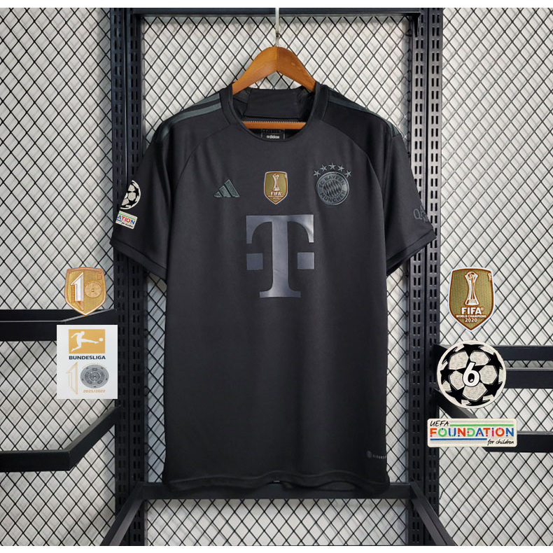 Uniforme negro best sale del bayern munich