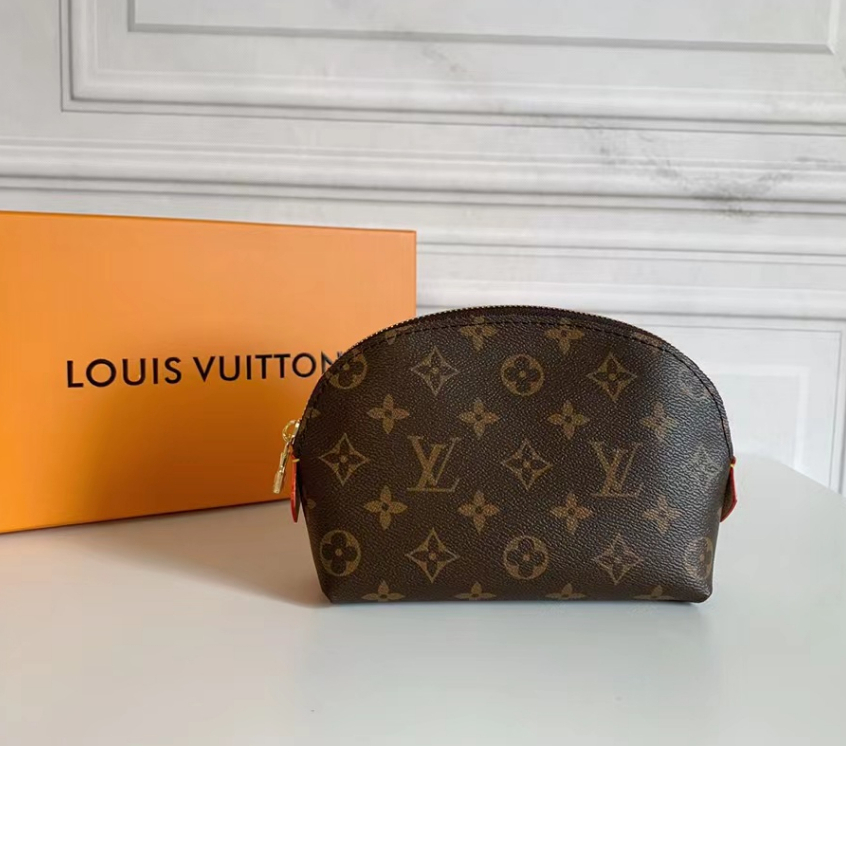 Cosmetiquera Louis Vuitton  Louis vuitton, Moda de lujo, Viajes de lujo