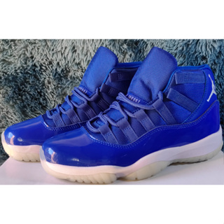 Jordan 11 blancas discount y azul royal