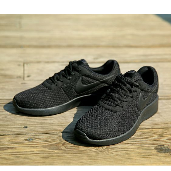 Mid cut nike tanjun chukka mid deals
