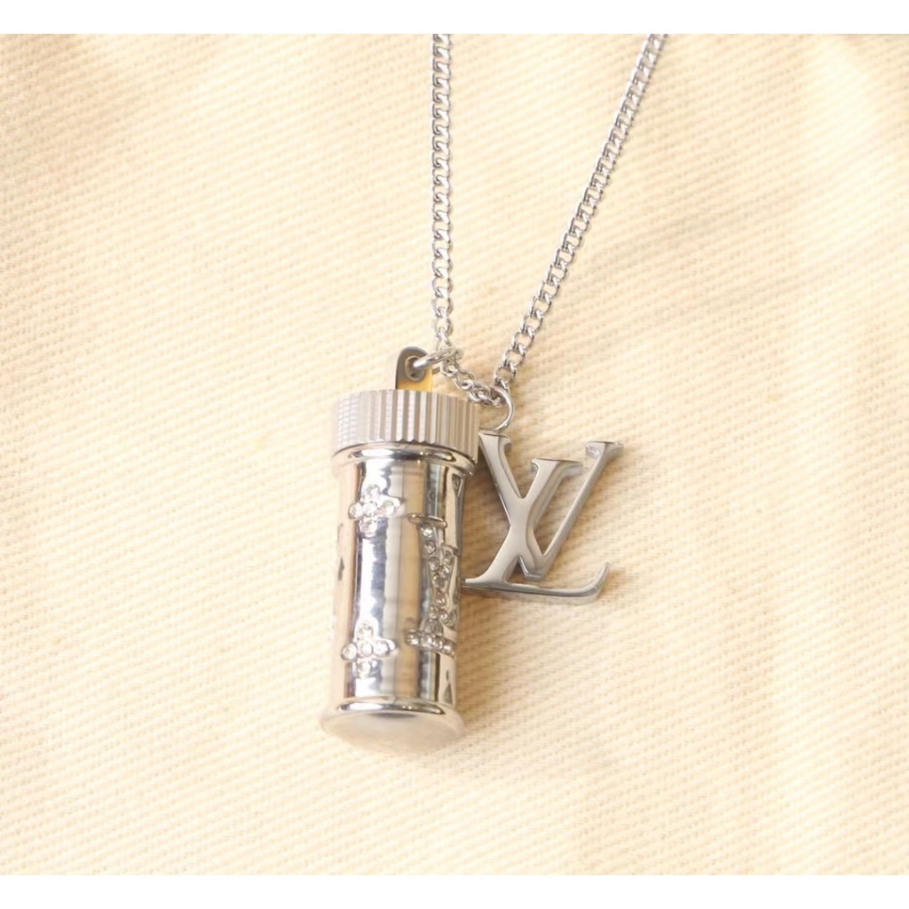 Caja A Juego , LV donkey Familia Collar Colgante De Perfume Con Pequeños  Diamantes Louis Vuitton