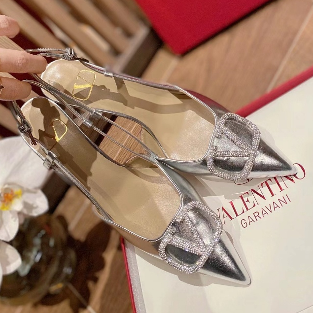 Tacones 2024 valentino precio