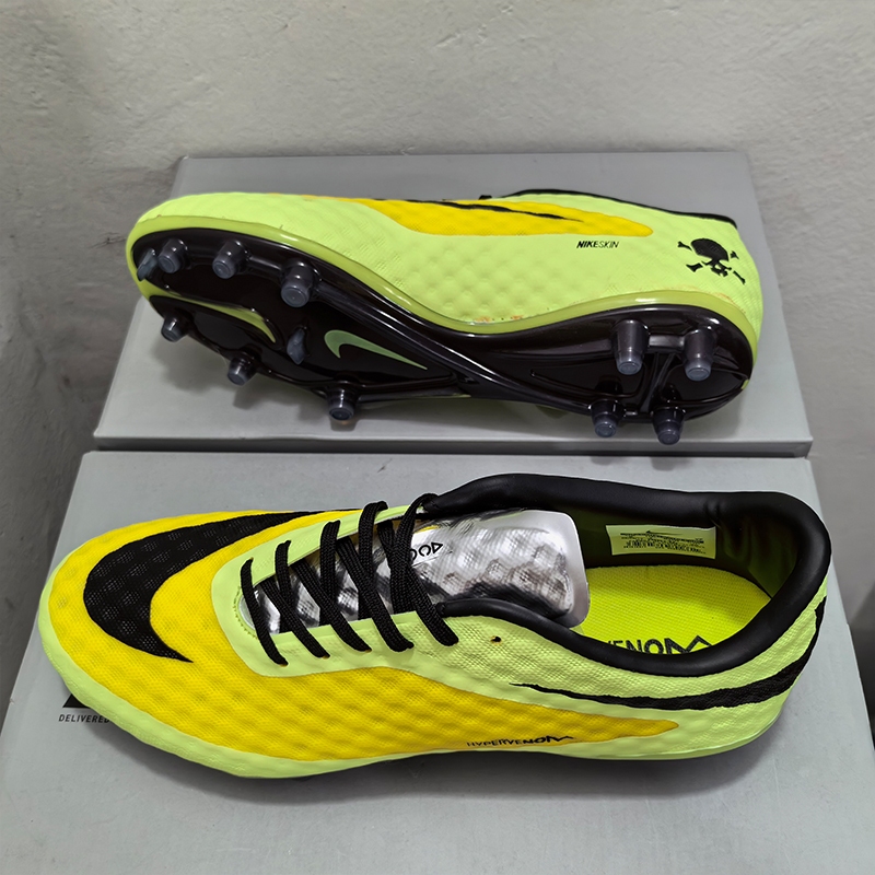 Hypervenom phantom fg Football Shoes Poison Bee First Generation