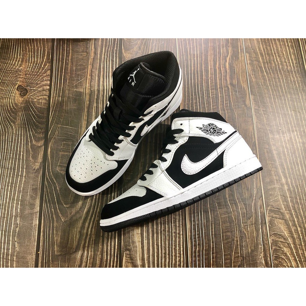 Jordan 1 discount blancos con negro