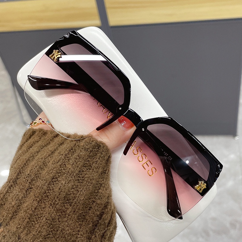 2022 Trendy Square Big Frame Sunglasses Personality Gradient Color Sunglasses Fashion Metal Accessories Sunglasses