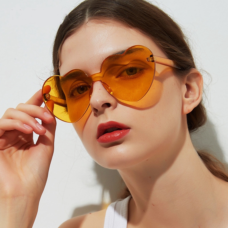 Chica con lentes de sol online