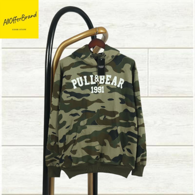 Chamarra camuflaje best sale pull and bear