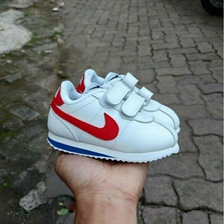 enfermero Si Enumerar ear Countless cap tenis nike cortez para bebe Active I read a book map