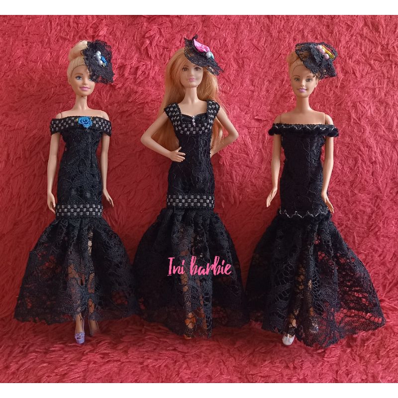 Barbie mediocore vestido negro