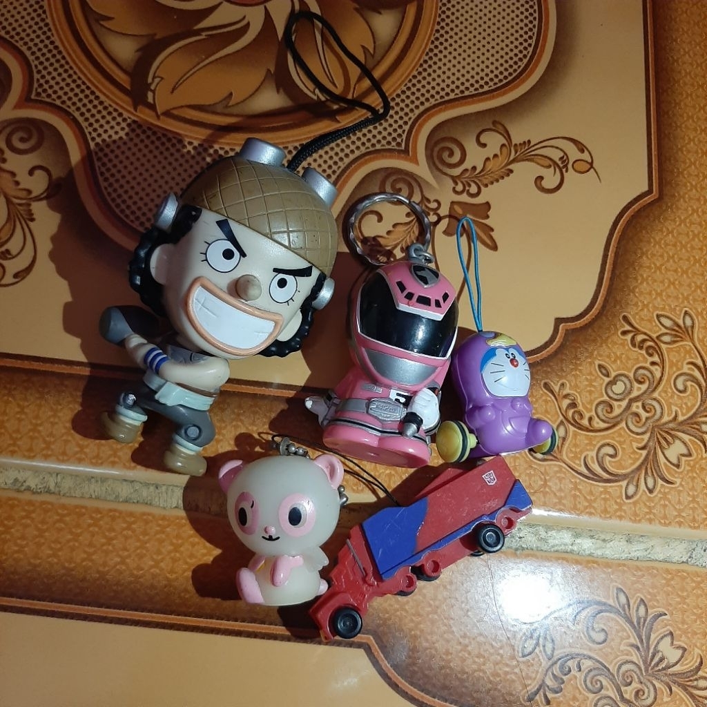 GANTUNGAN One piece usopp , power rangers super sentai Rosa , doraemon ...