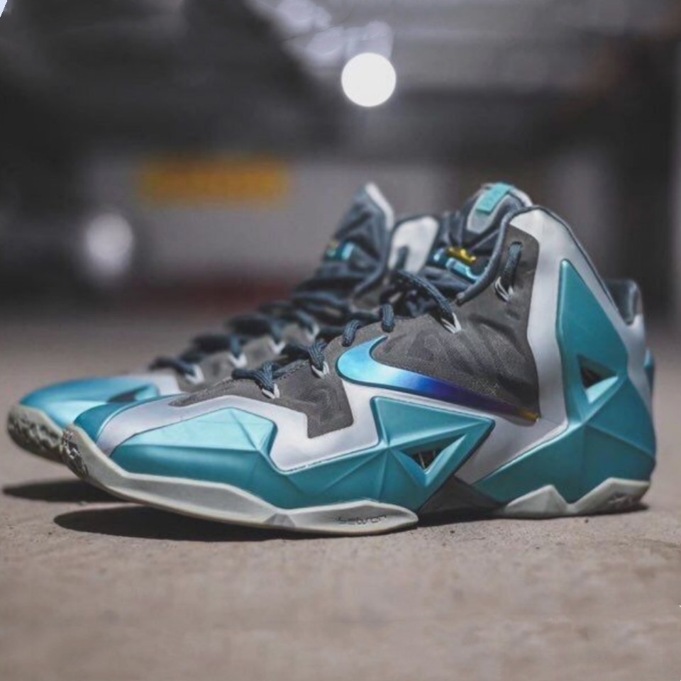 Nike lebron 11 gris on sale