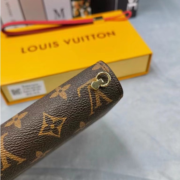 Louis Vuitton estrena una colección de carteras 100 Louis Vuitton