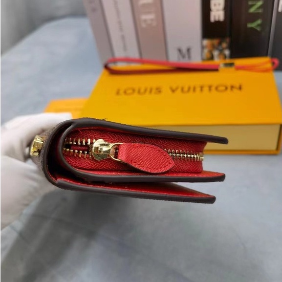 Louis Vuitton estrena una colección de carteras 100 Louis Vuitton