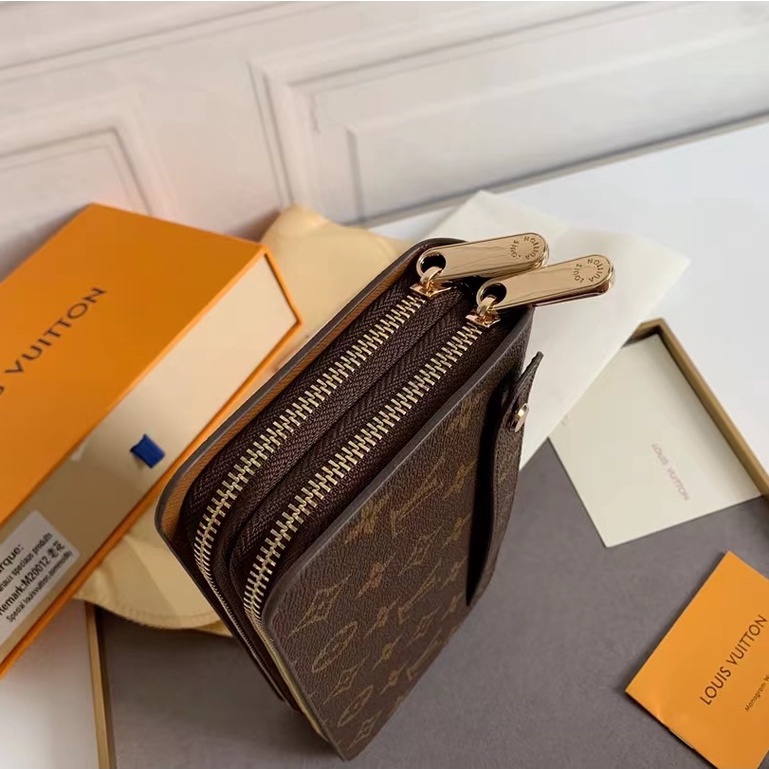 Louis Vuitton estrena una colección de carteras 100 Louis Vuitton