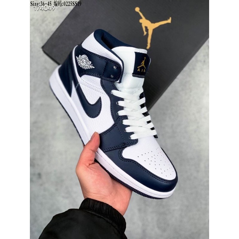 Jordan 1 mid discount azul y blanco