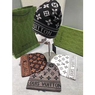 Louis Vuitton Gorro + Bufanda