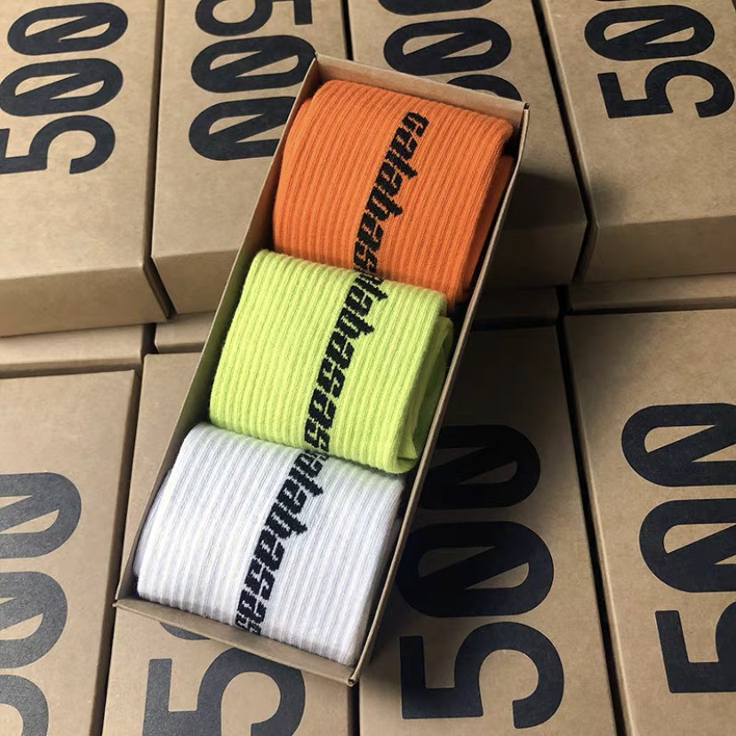 3 Paia Calze Yeezy Boost 500 Calabasas &ndash; Kanye West Stagione 6 &ndash; Multicolor