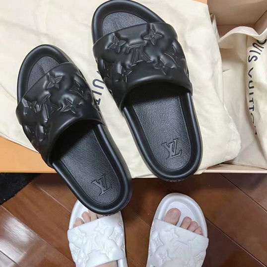 LOUIS VUITTON LV Estación Europea Hombres Mujeres Zapatillas En Relieve  Nuevo Estilo Sandalias De Mujer Resistente Al Desgaste Chanclas Parejas  Hombre