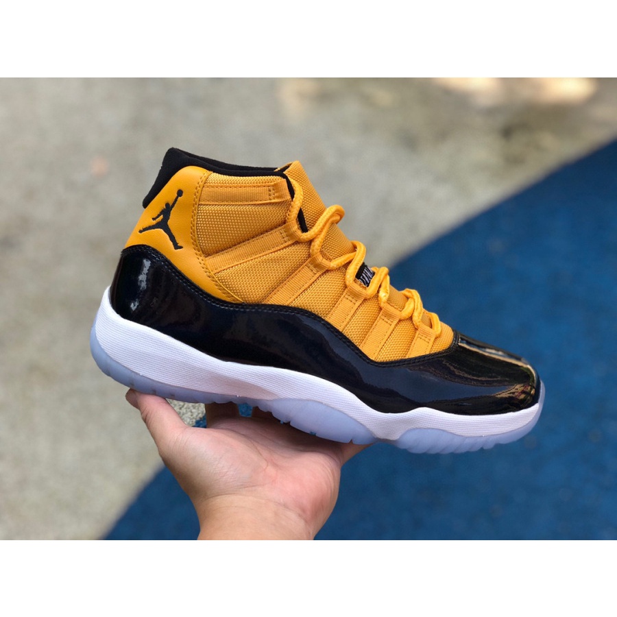 Jordan retro 11 2024 amarillo con negro