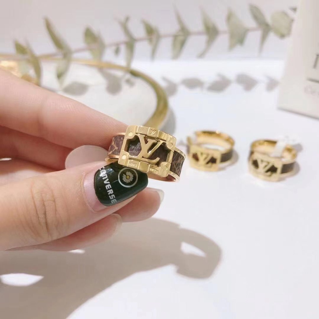 Louis Vuitton LV Popular Conjunto De Anillos De Oro Geométrico De Moda  Simple Accesorios De Joyería Para Mujer Versátil