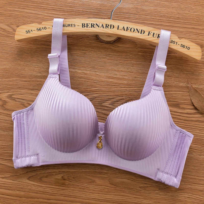 thumbnail image 1 of Sujetador Push Up Pequeño Plano Sexy De 8 Cm Con Soporte Superior Ajustable Para Mujeres Ultra Sin Anillo De Acero, 1 of 5