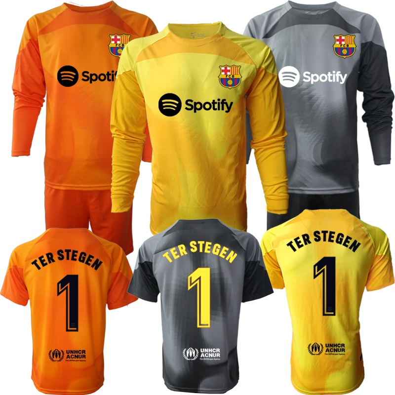 2223 portero N 1 del Telstegen de Barcelona lleva un traje de manga larga para adultos y ninos