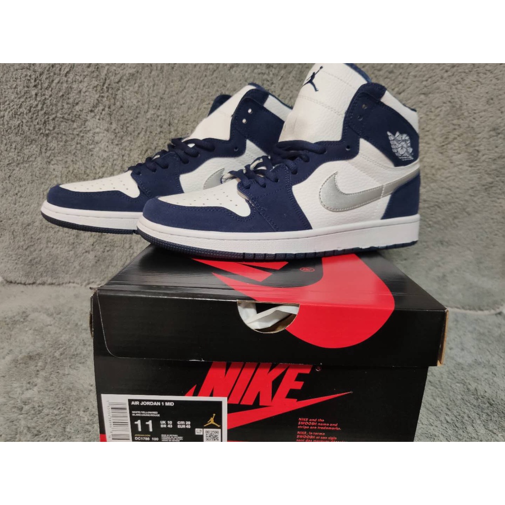 Jordan 1 azul marino best sale con blanco