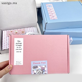 Caja de carton vacia de color rosa liso