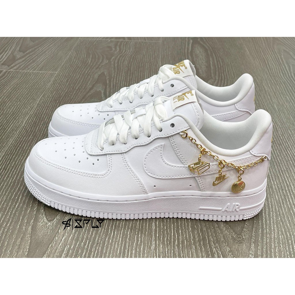 Nike Air Force 1 Lucky Charms Platinum Cadena Mujer Ocio Zapatos Fondo 