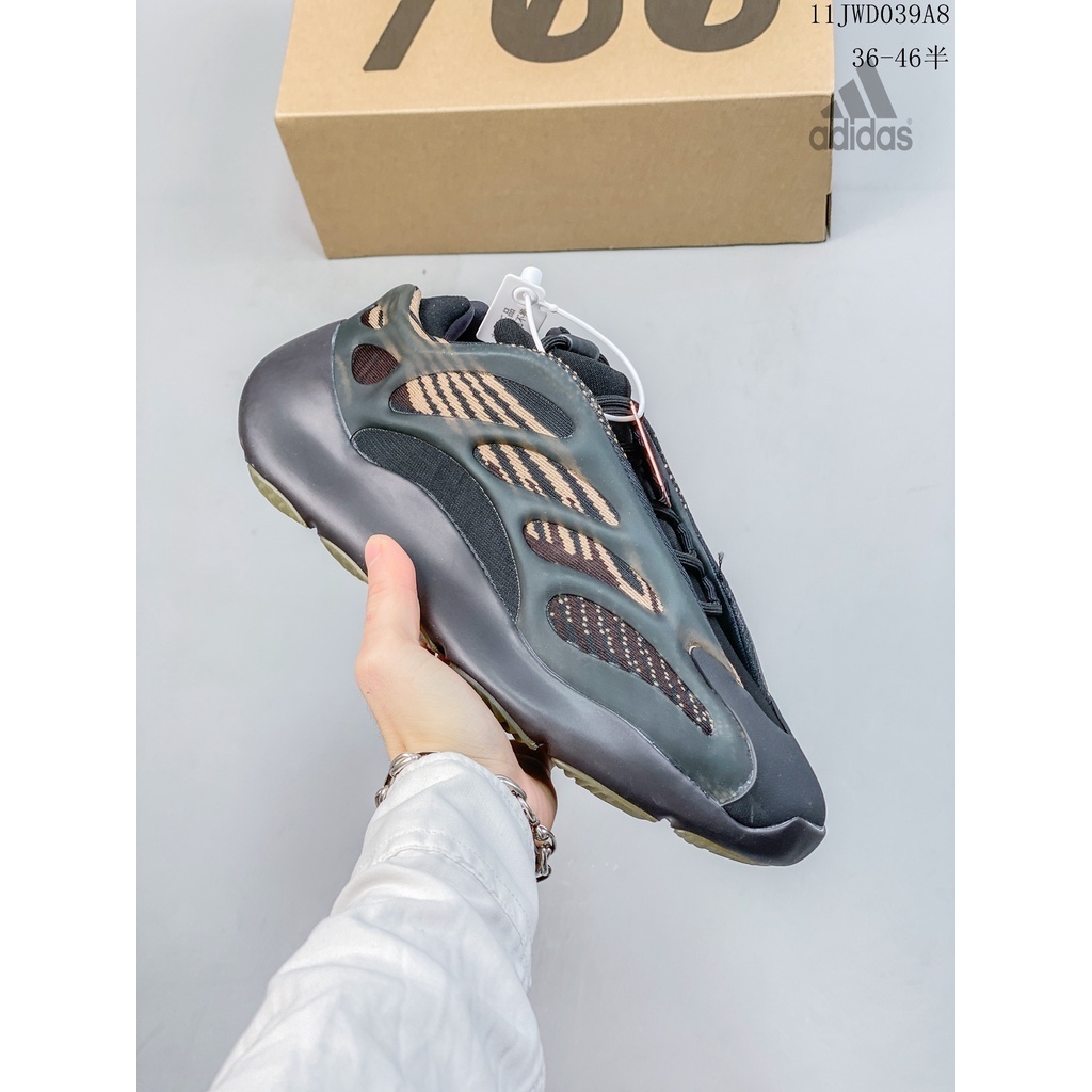 b5 yeezy boost 700 v3