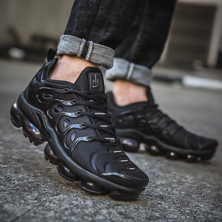 Vapormax negros sales