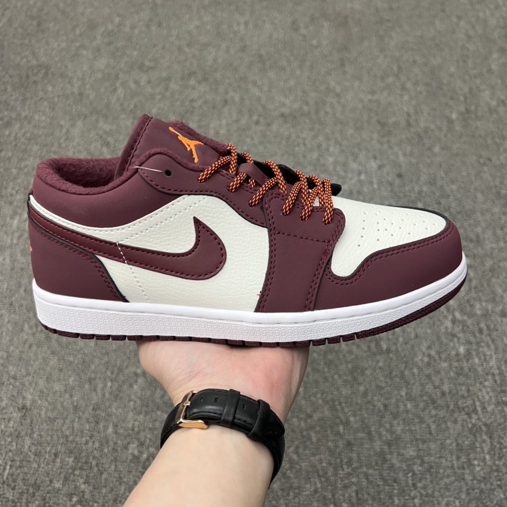 aj1 maroon